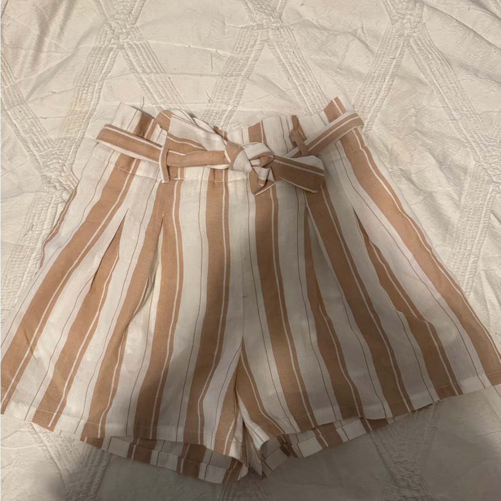Alya Tan and White High Waist Shorts